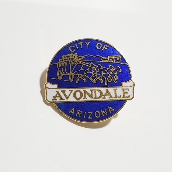 City of Avondale Arizona gold and blue enamel pinback Souvenir travel pin - Picture 1 of 3